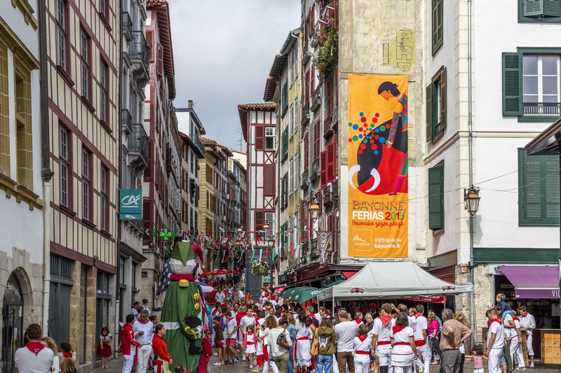 el-pueblo-de-baiona-en-el-sur-de-francia